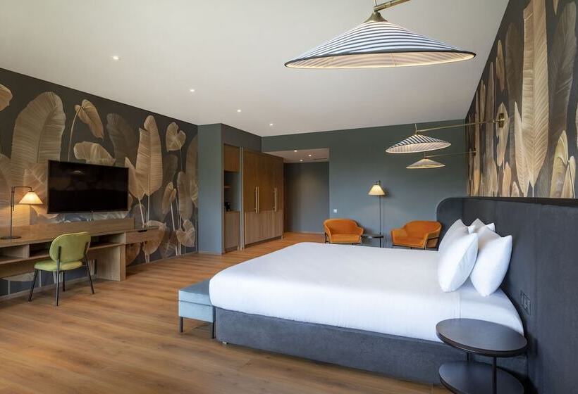 سوییت جونیور, Lopota Lake Resort & Spa