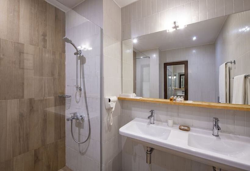 اتاق خانوادگی, Lopota Lake Resort & Spa