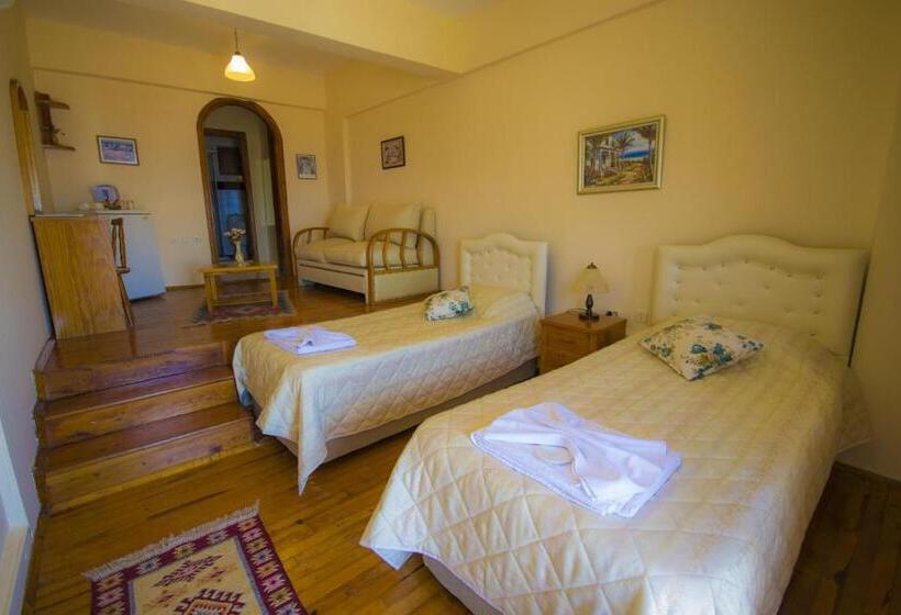 اتاق لوکس با چشم‌انداز دریا, Kleo Boutique Otel Kalkan