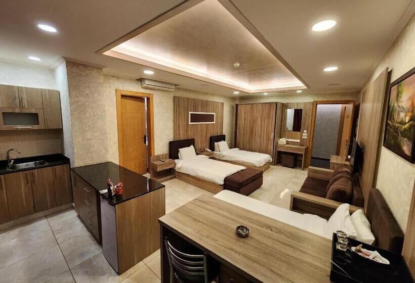 Habitación Triple Estándar, Pearl Of Beirut Hotel & Spa