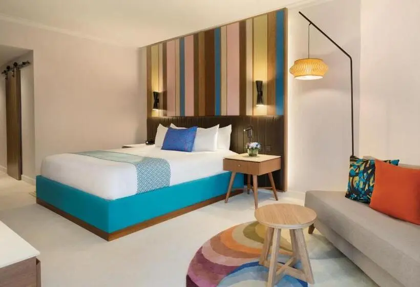 Deluxe Room King Size Bed