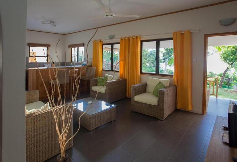 کلبه ییلاقی, Anse Soleil Beachcomber Hotel And Self Catering