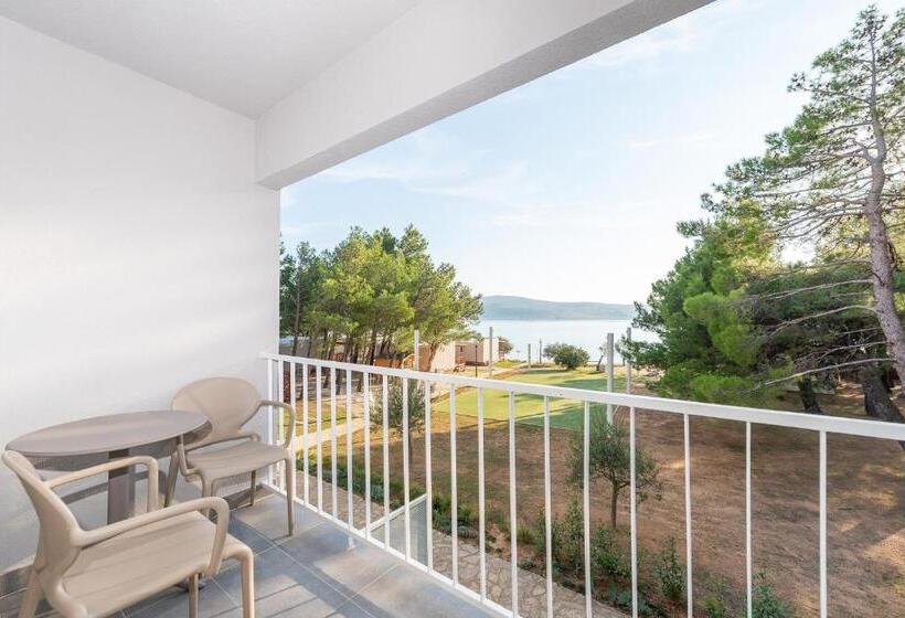 家庭间, Camping Paklenica