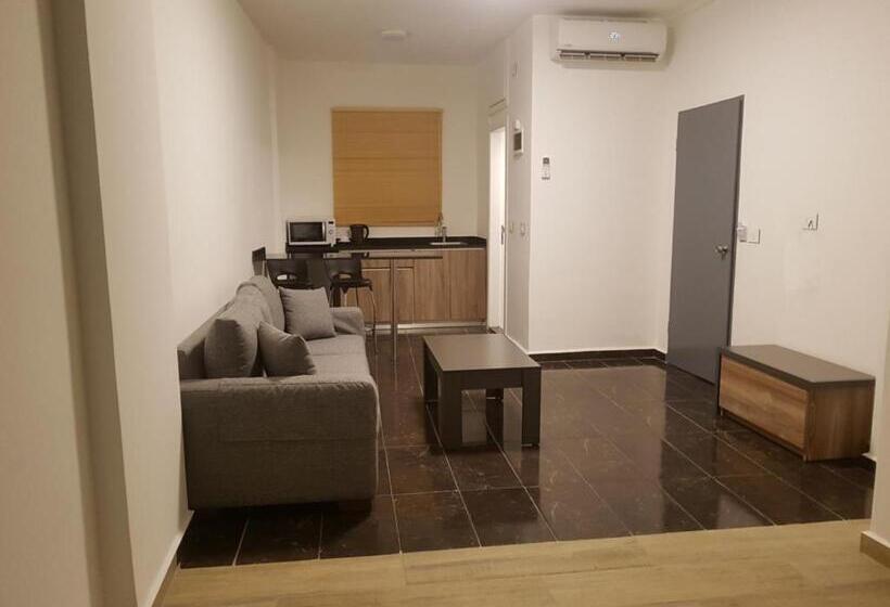 استودیو خانوادگی, B Residence