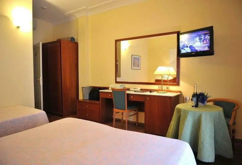Standard Kolmen Hengen Huone, Benessere Villa Fiorita
