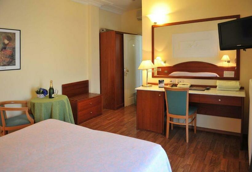 غرفة قياسية ثلاثية, Benessere Villa Fiorita