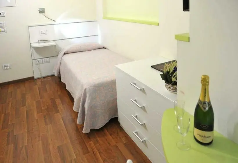 Standard Yhden Hengen Huone, Benessere Villa Fiorita