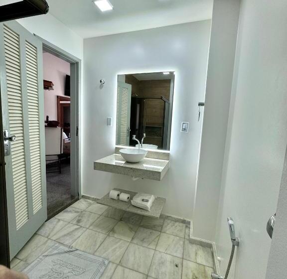 Трехместный Номер Deluxe, Comendador