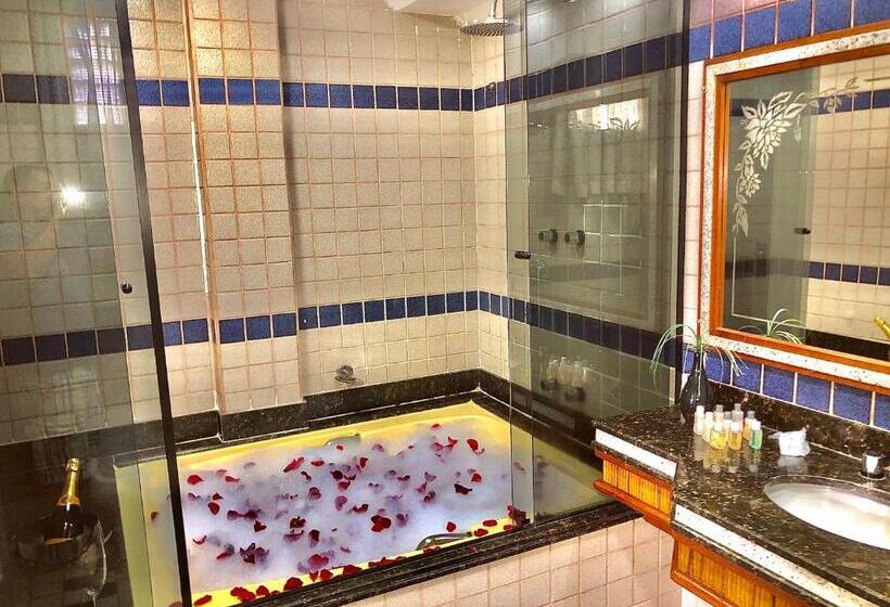 Люкс Повышенной Комфортности, Comendador