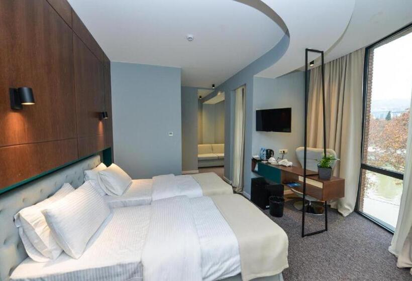 اتاق لوکس, River View Hotel Tbilisi