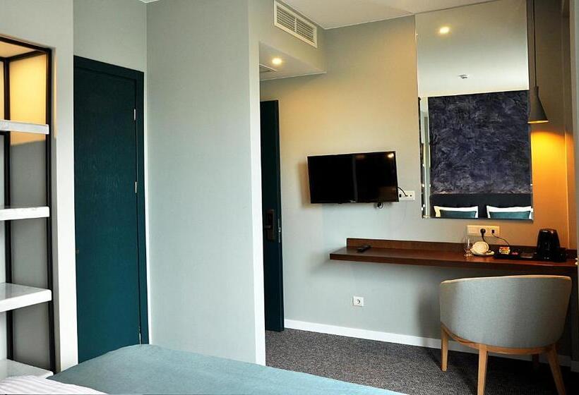 اتاق استاندارد با چشم‌انداز, River View Hotel Tbilisi