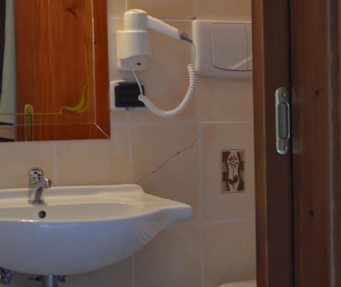 اتاق استاندارد, La Cometa