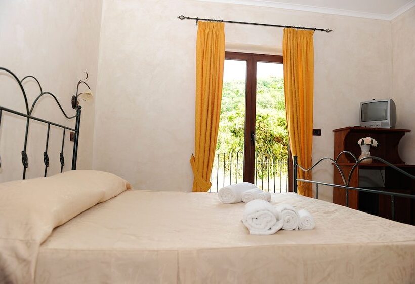 اتاق استاندارد, La Cometa