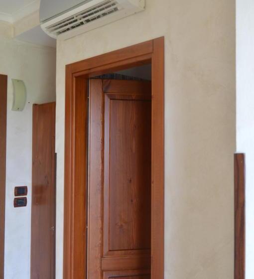 اتاق استاندارد یک نفره, La Cometa