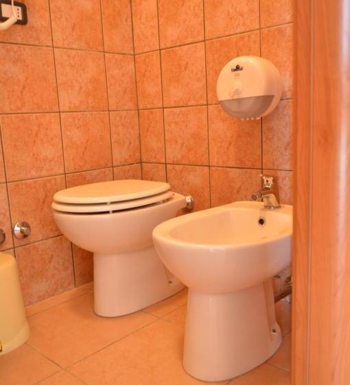 خانه 1 خوابه, La Cometa