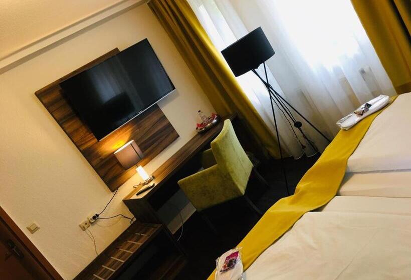 סוויטה עם טרסה, Milin