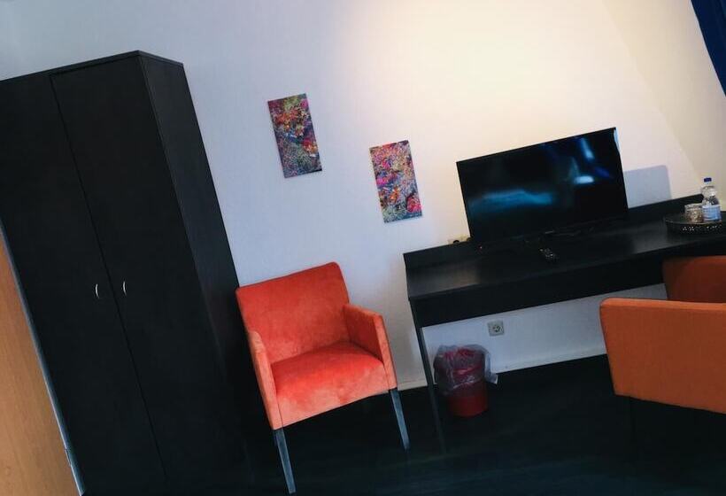 חדר סטנדרט יחיד, Milin