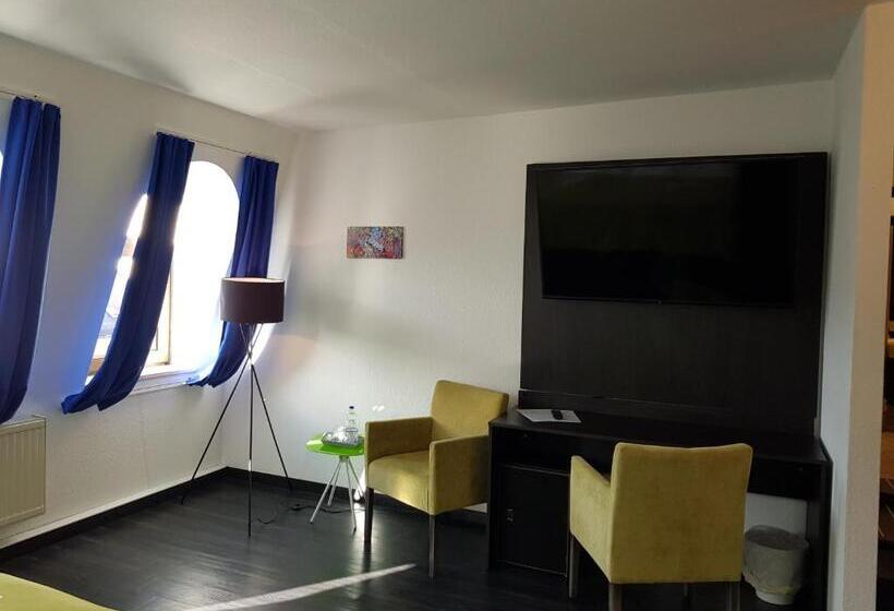 חדר סטנדרט, Milin