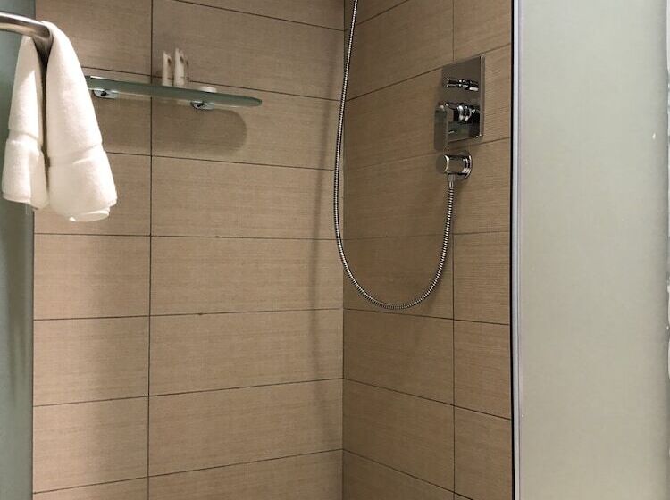اتاق لوکس, Monty Suites & Golf