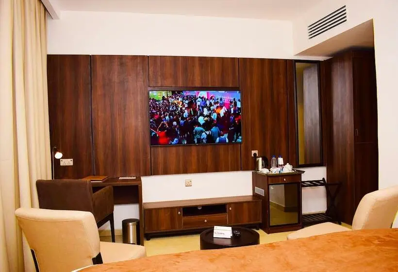 اتاق لوکس, Monty Suites & Golf