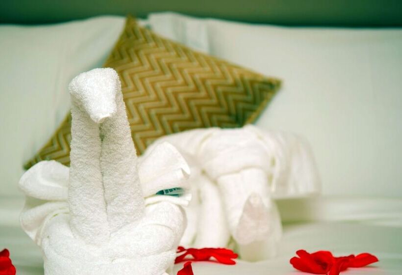 Executive Suite, Monty Suites & Golf