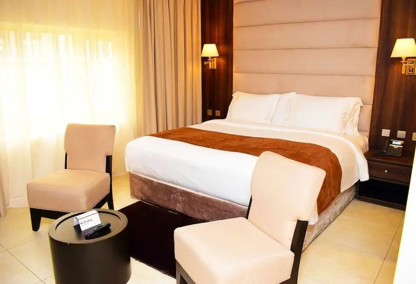 سوییت اجرایی, Monty Suites & Golf
