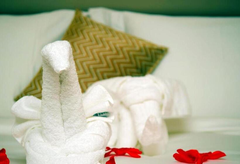 اتاق لوکس, Monty Suites & Golf