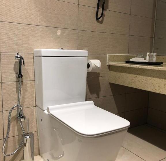 Executive Suite, Monty Suites & Golf