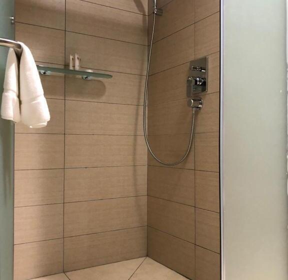 سوییت اجرایی, Monty Suites & Golf