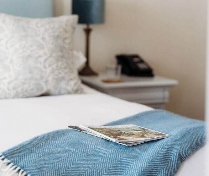 غرفة سوبيريور, The Crown Inn