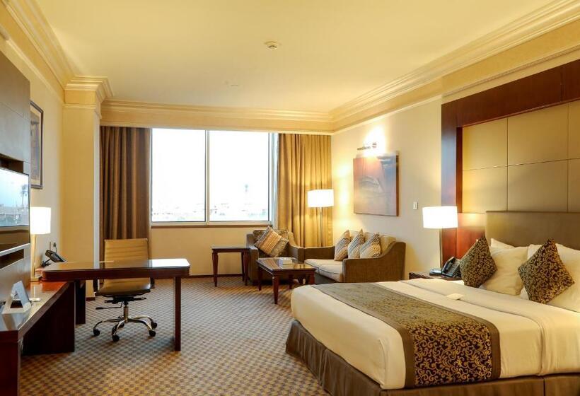 اتاق لوکس با تخت بزرگ, Wyndham Garden Dammam