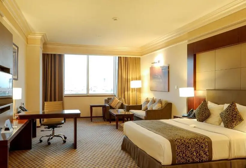 キングサイズベッドのデラックスルーム, Wyndham Garden Dammam