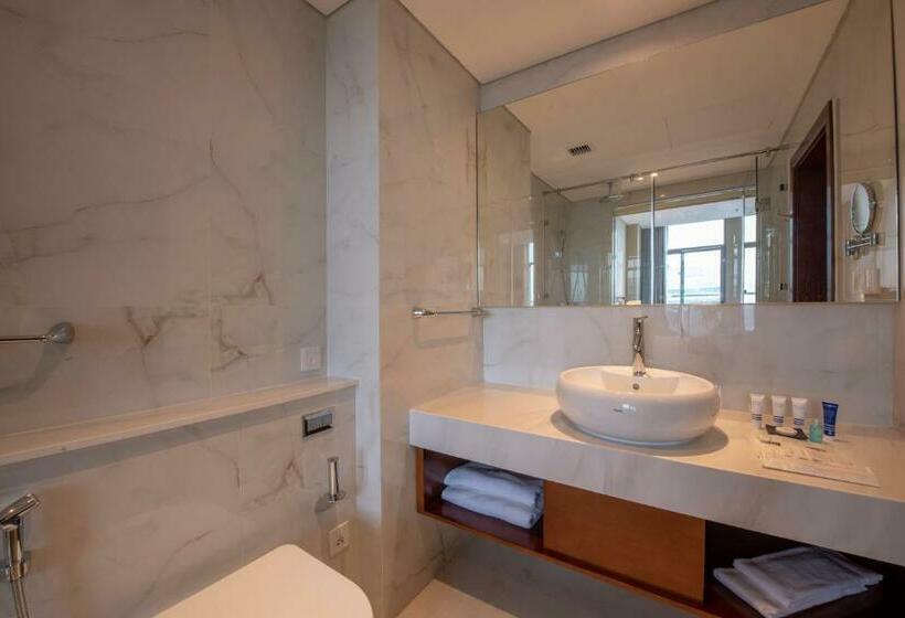 اتاق لوکس با تخت بزرگ, Wyndham Garden Hanoi