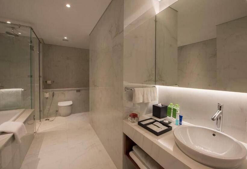 Deluxe Suite King Bed, Wyndham Garden Hanoi