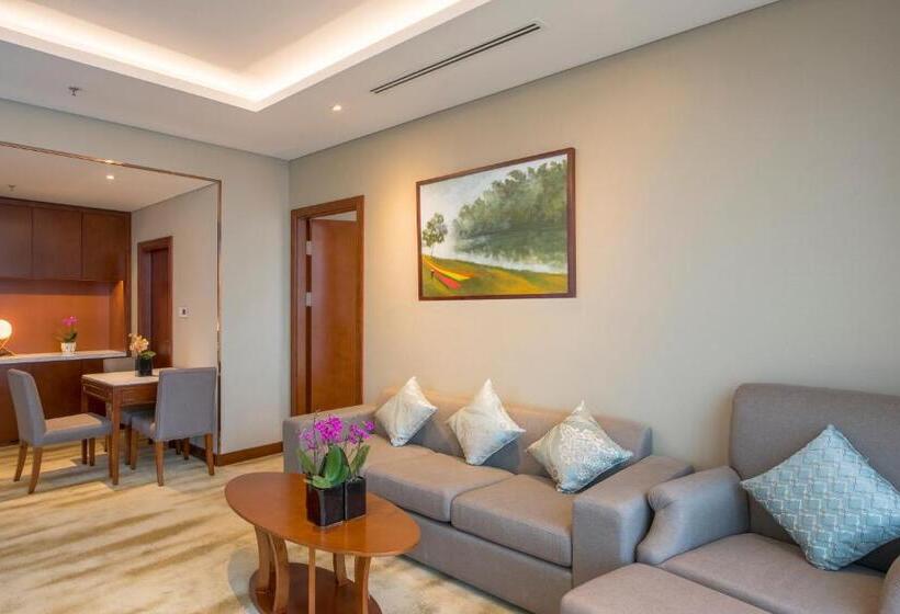 Deluxe Suite King Bed, Wyndham Garden Hanoi
