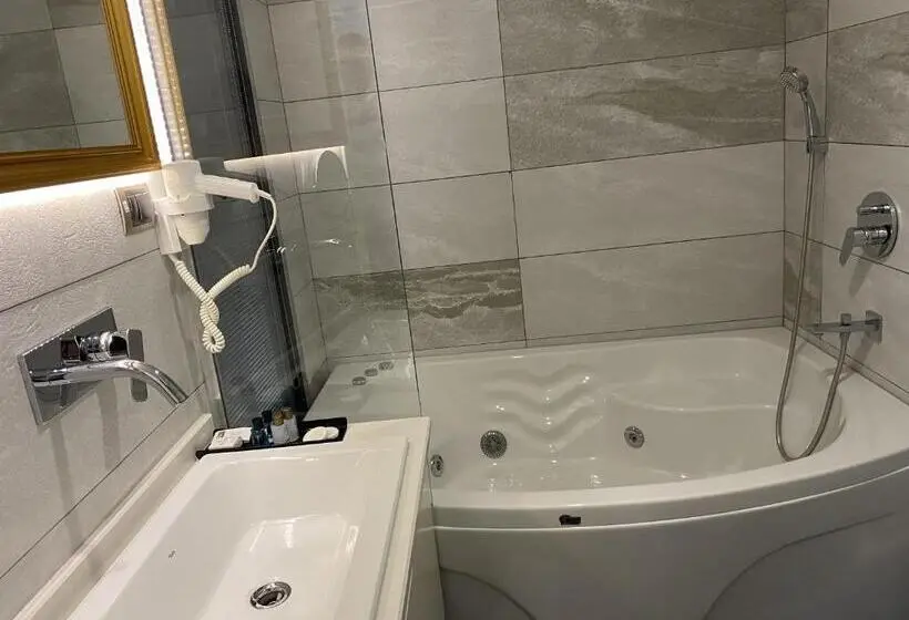 اتاق استاندارد با تخت بزرگ, Kubaliç