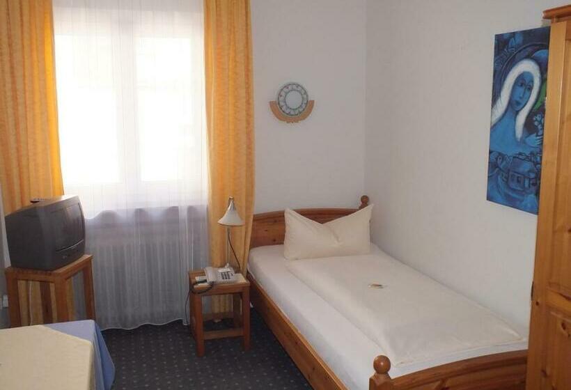 标准单人间共用浴室, Alleehaus