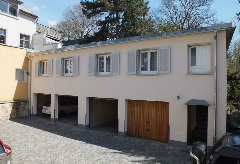 标准单人间共用浴室, Alleehaus