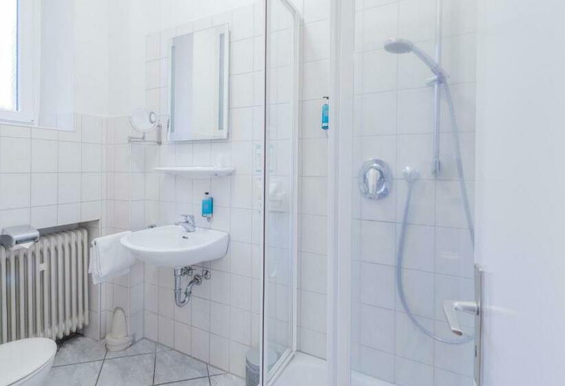 标准单人间, Alleehaus