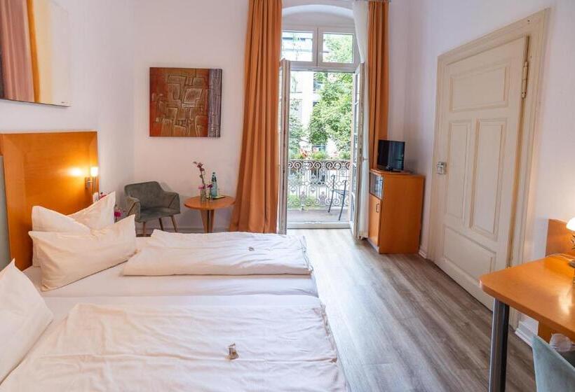 标准间, Alleehaus