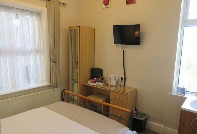 Стандартный Номер Нижний Этаж, Beaumont House