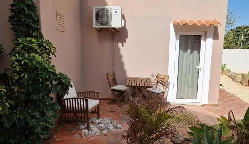 エコノミールーム, Casa Rosa Montes