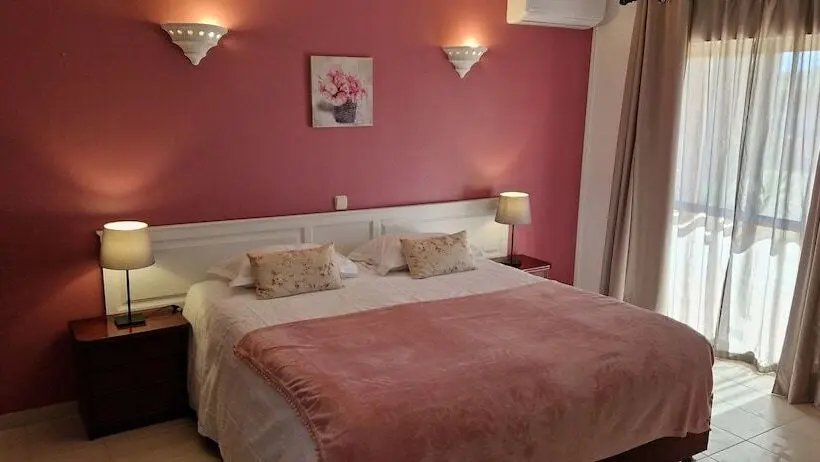 ガーデンビュースタンダードルーム, Casa Rosa Montes