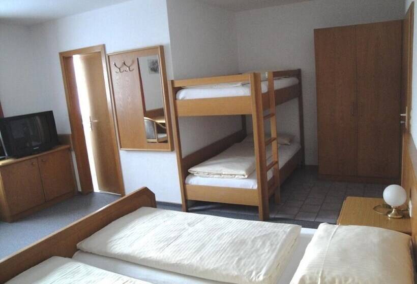 スタンダード４人部屋, Gasthof Zum Ochsen