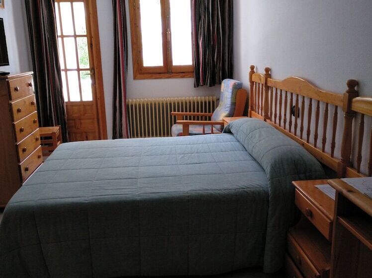 スタンダードルーム, Pensión Rural Arroyo La Teja