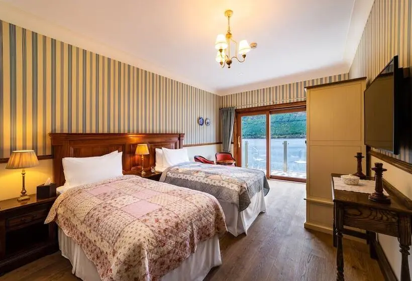 キングサイズベッドのスーペリアルーム, The Whispering Pine Lodge