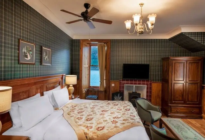スタンダードプラスルーム, The Whispering Pine Lodge