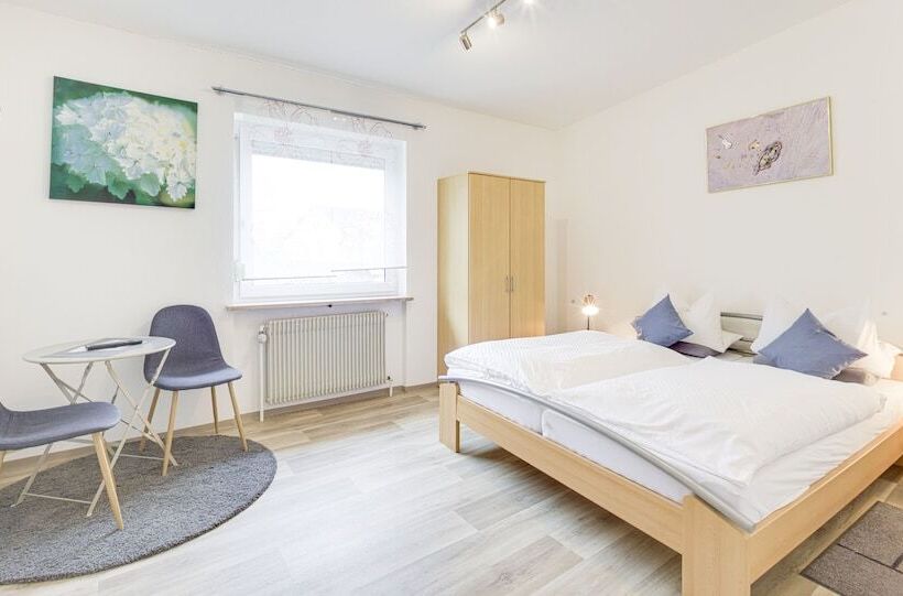 Номер Стандарт, Weisses Rössl