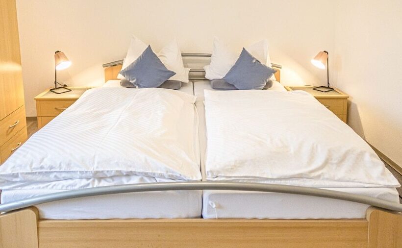 Номер Стандарт, Weisses Rössl