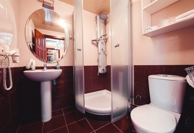 标准三人间, Nemchinovka Park